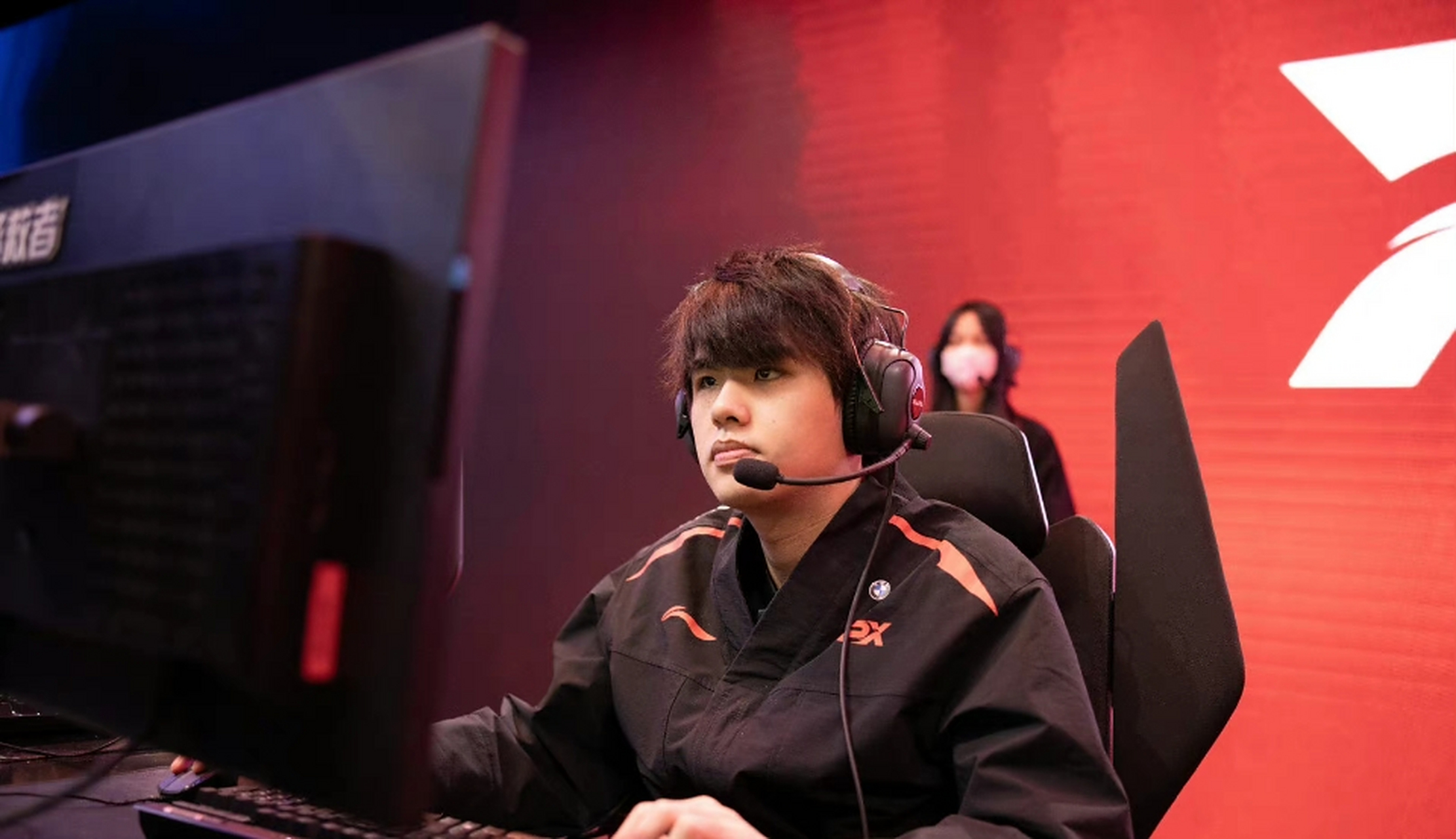 开云体育-关于C9横扫FPX，Doinb极限生还后反打宿命之战八强赛，留下经典瞬间的信息