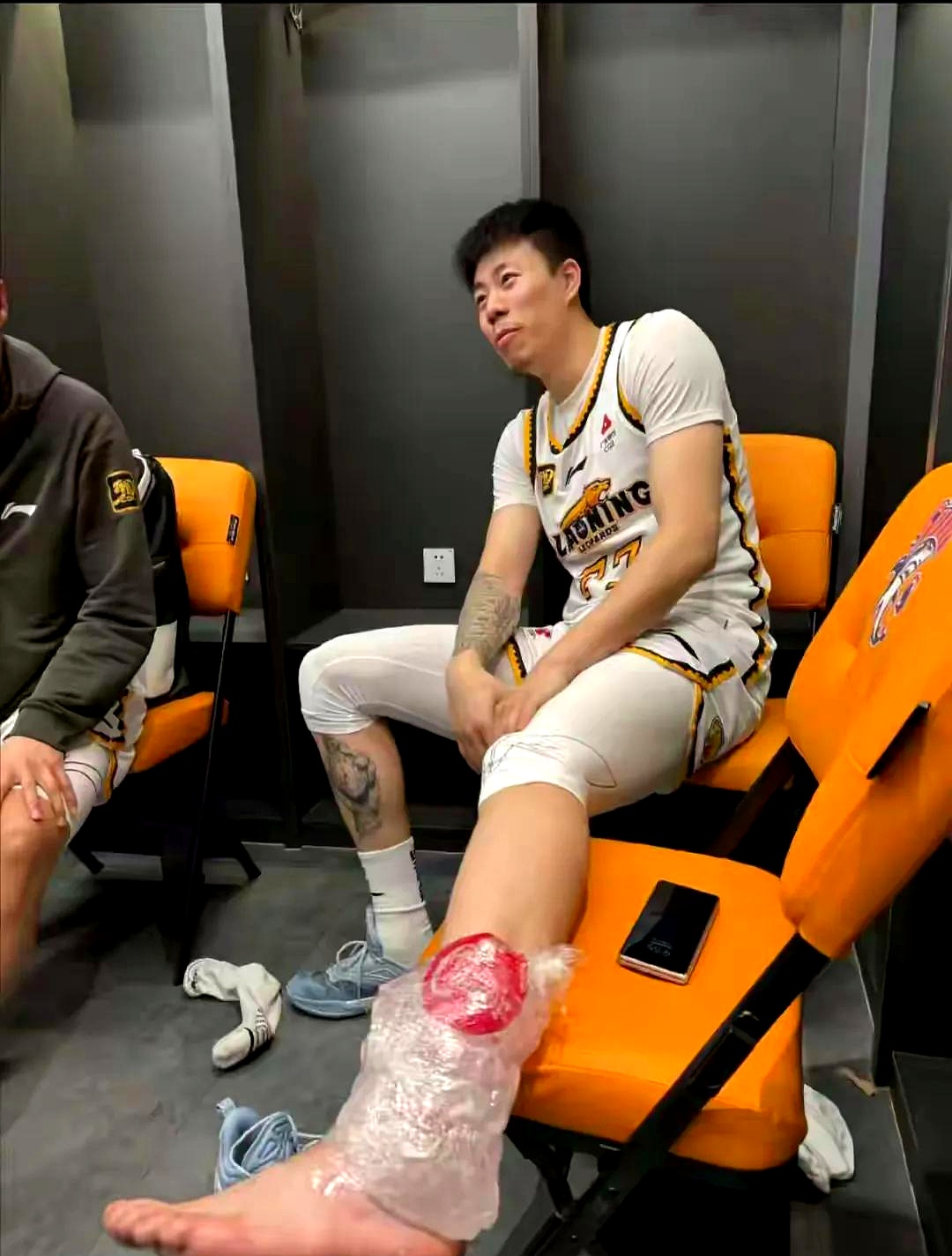 开云平台-篮网横扫福建队，张镇麟高光表现